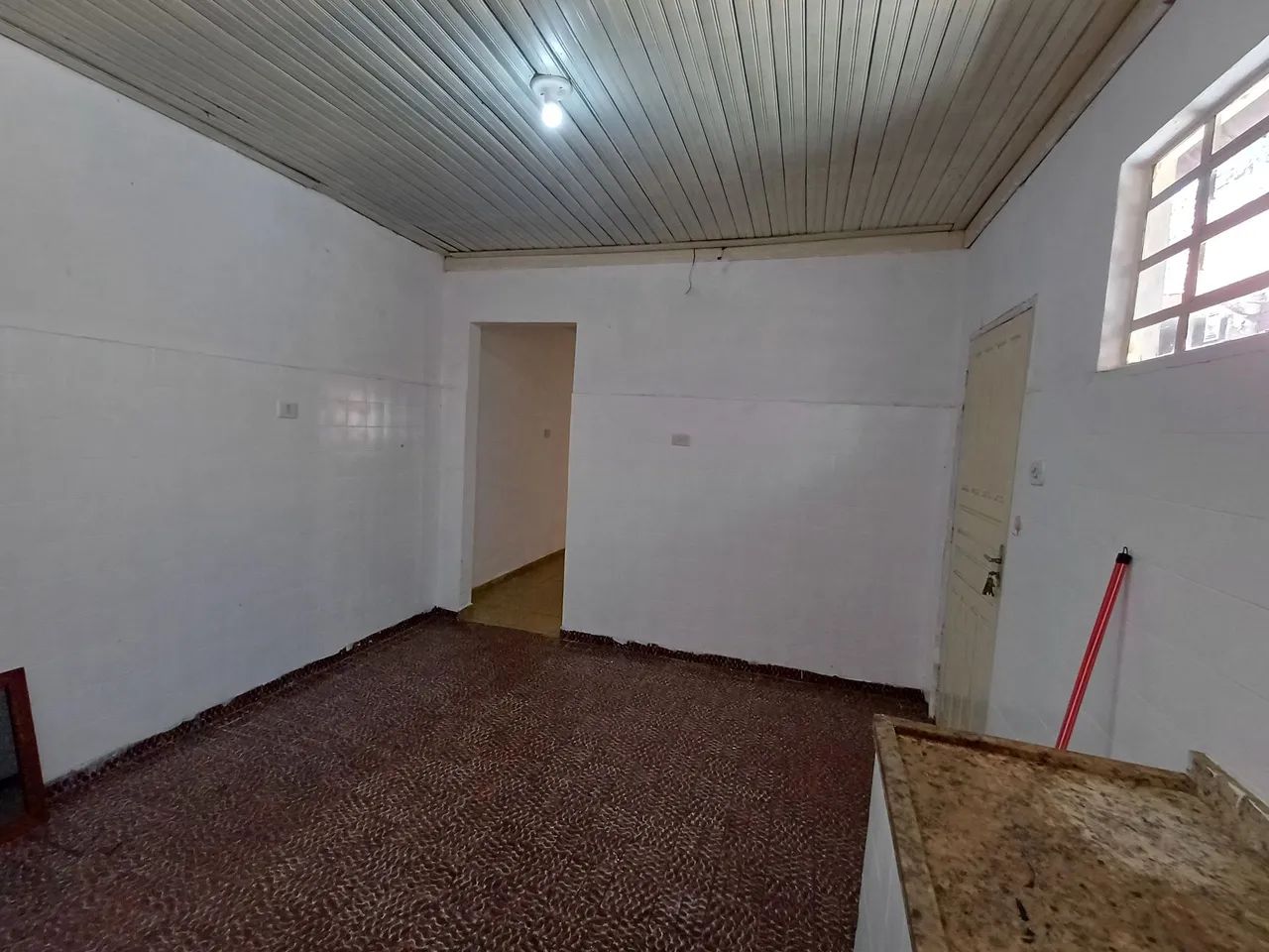 Casa com ótima localização  - Foto 4