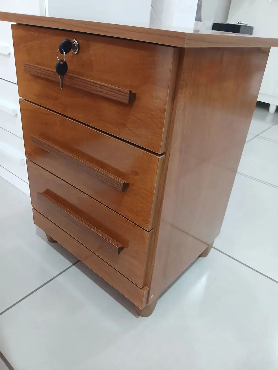 Criado mudo com chave - Foto 4