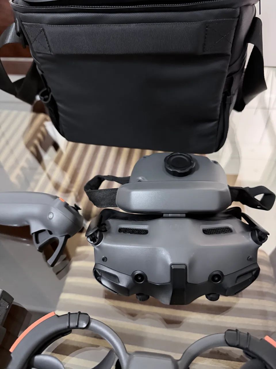 DRONE DJI AVATA 2 COMBO FLY MORE - IMPECÁVEL  - Foto 3