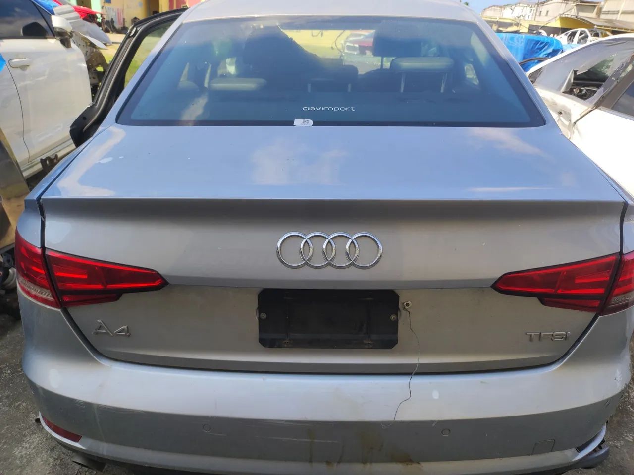 TAMPA DE MALA AUDI A4