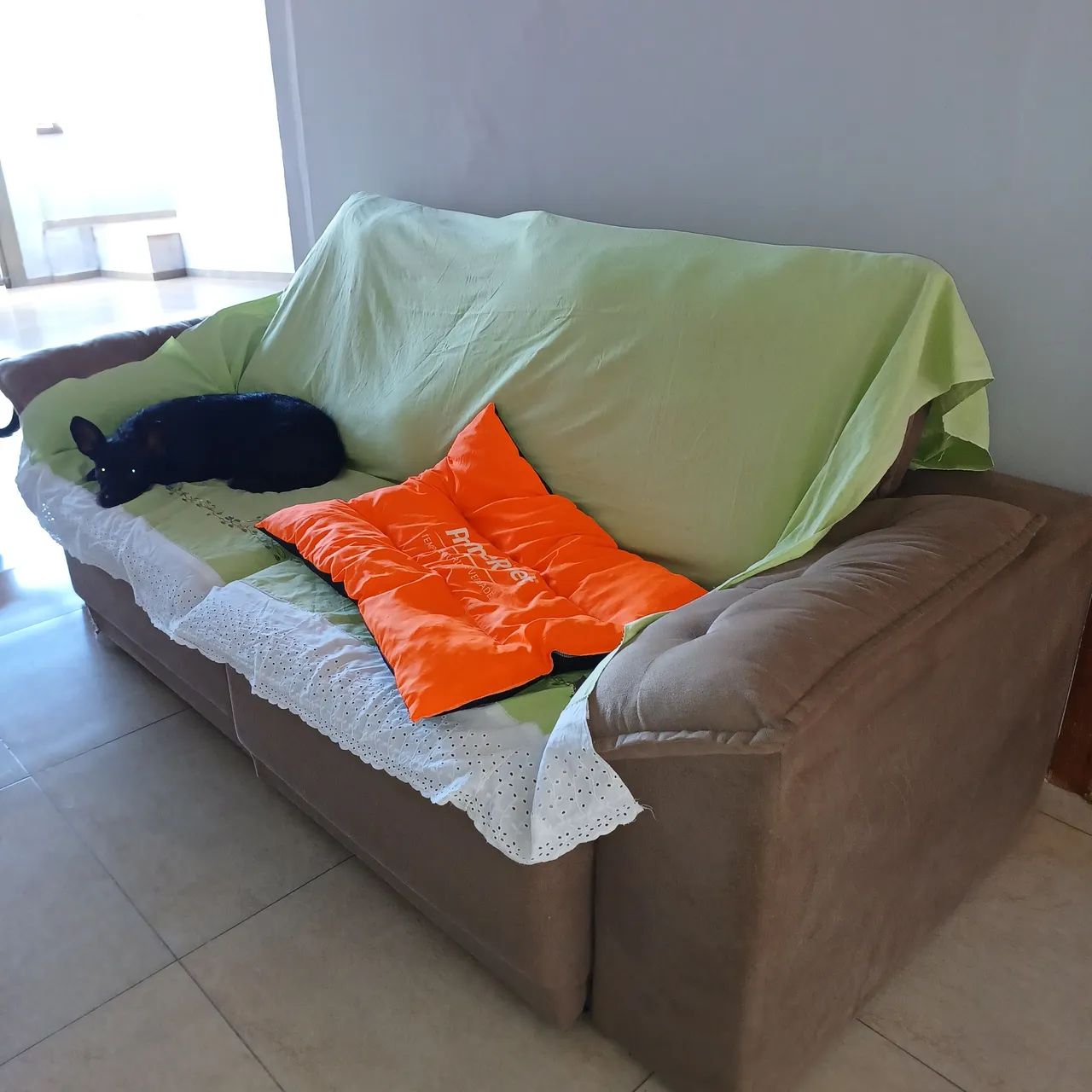 Sofá 3 lugares retratil usado - Foto 3