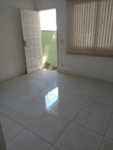 Casa 2 quartos (esquina com estrada dos Cumbucas Nova Iguaçu - Foto 5