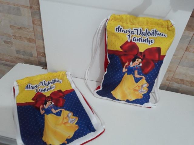 Mochilinhas personalizada 23X34 Lembrancinhas - Foto 3