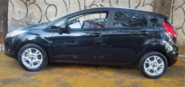 Ford Fiesta 1.6 SE 16V Flex Powershift 2015/2016 c/ laudo de vistoria cautelar