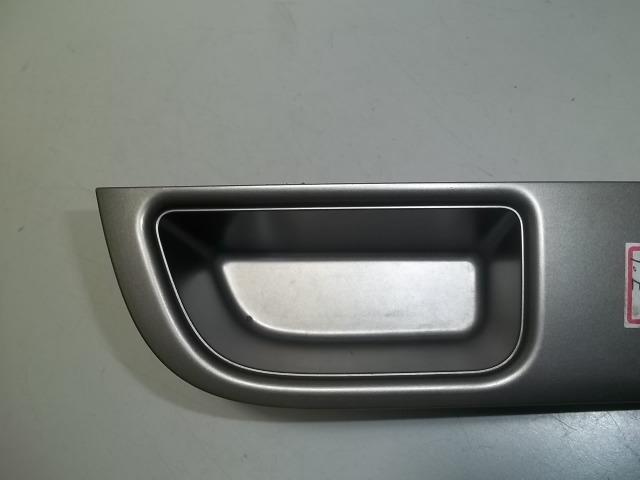 Moldura Do Botão De Vidro Traseiro Esquerdo Nissan Tiida - Foto 3