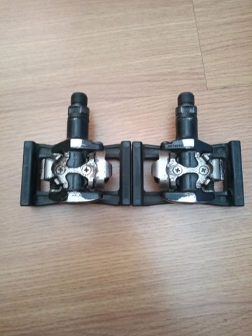 Pedal clip Shimano com a plataforma - Foto 5