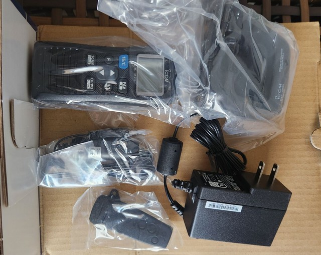 Rádio Marítimo Portátil Icom Ic-M73 Vhf Slim<br><br> - Foto 3