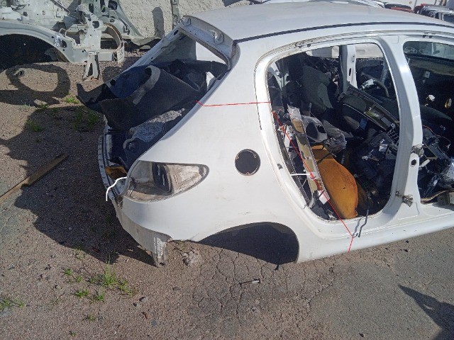 Traseira Baixa Sem Teto Peugeot 207   - Foto 3