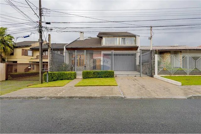 Casas à venda com 5 vagas em Parolin, Curitiba - PR, 82590-300