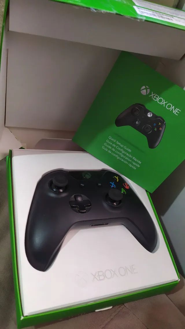 Xbox one com dois controles e um jogo - Videogames - Vila São Luiz,  Botucatu 1250197004