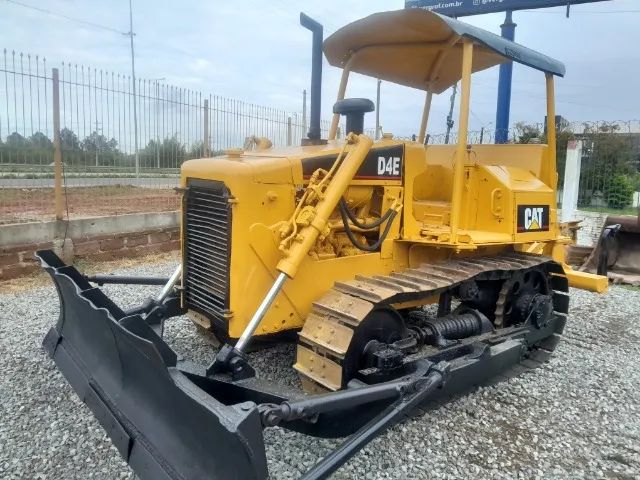 Trator de esteira D4E 1983