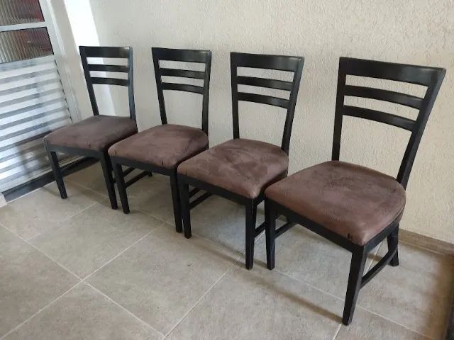 Kit 4 Cadeiras Pretas Estofadas Rubim Confortáveis 