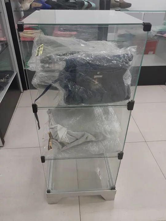Balcao modulado de vidro com base de aluminio - Foto 3