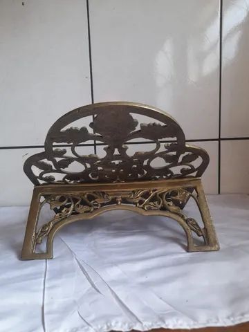 Porta bíblias antigo em bronze - Foto 3