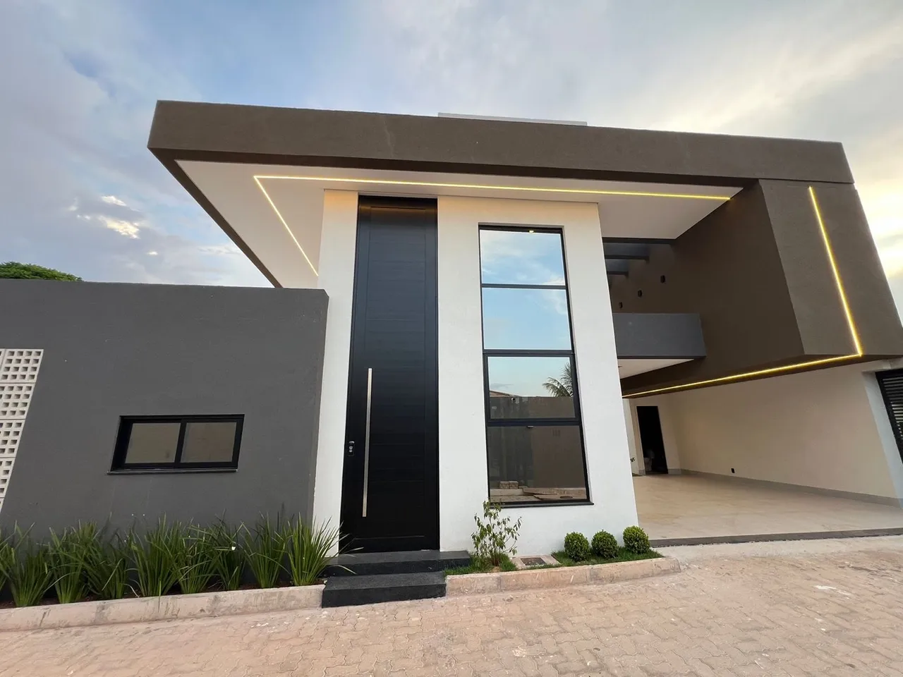 Casa de alto padrão a venda 3 suítes área de lazer completa Park way Brasília-DF