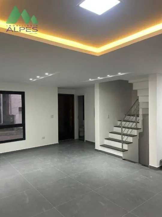 TRIPLEX NO MELHOR DO PINHEIRINHO EXCELENTE PADRÃO DE ACABAMENTO