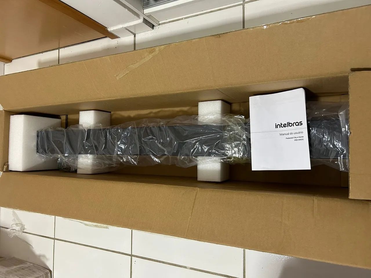 Estação de recarga para veículos elétricos mais o totem de apoio Intelbras   - Foto 2
