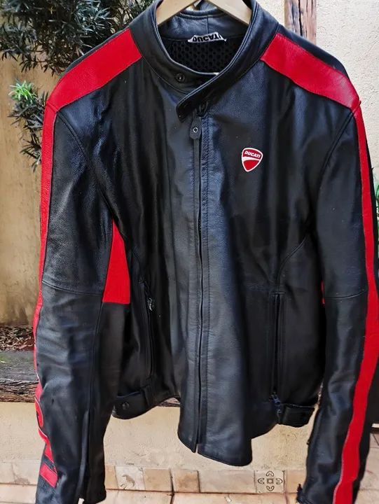 JAQUETA DUCATI COURO 