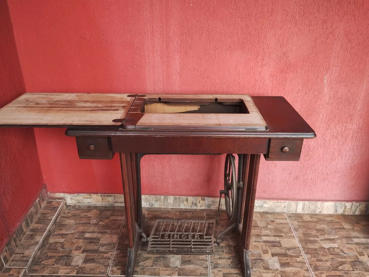 Relíquia gabinete de maquina Singer - Foto 3