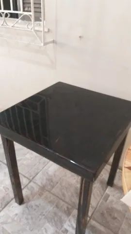 Mesa quadra de madeira e resina - Nova