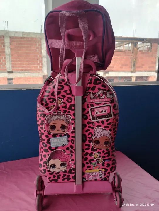 Mochila -mala LOL Surprise com rodinhas - Rosa - Foto 3