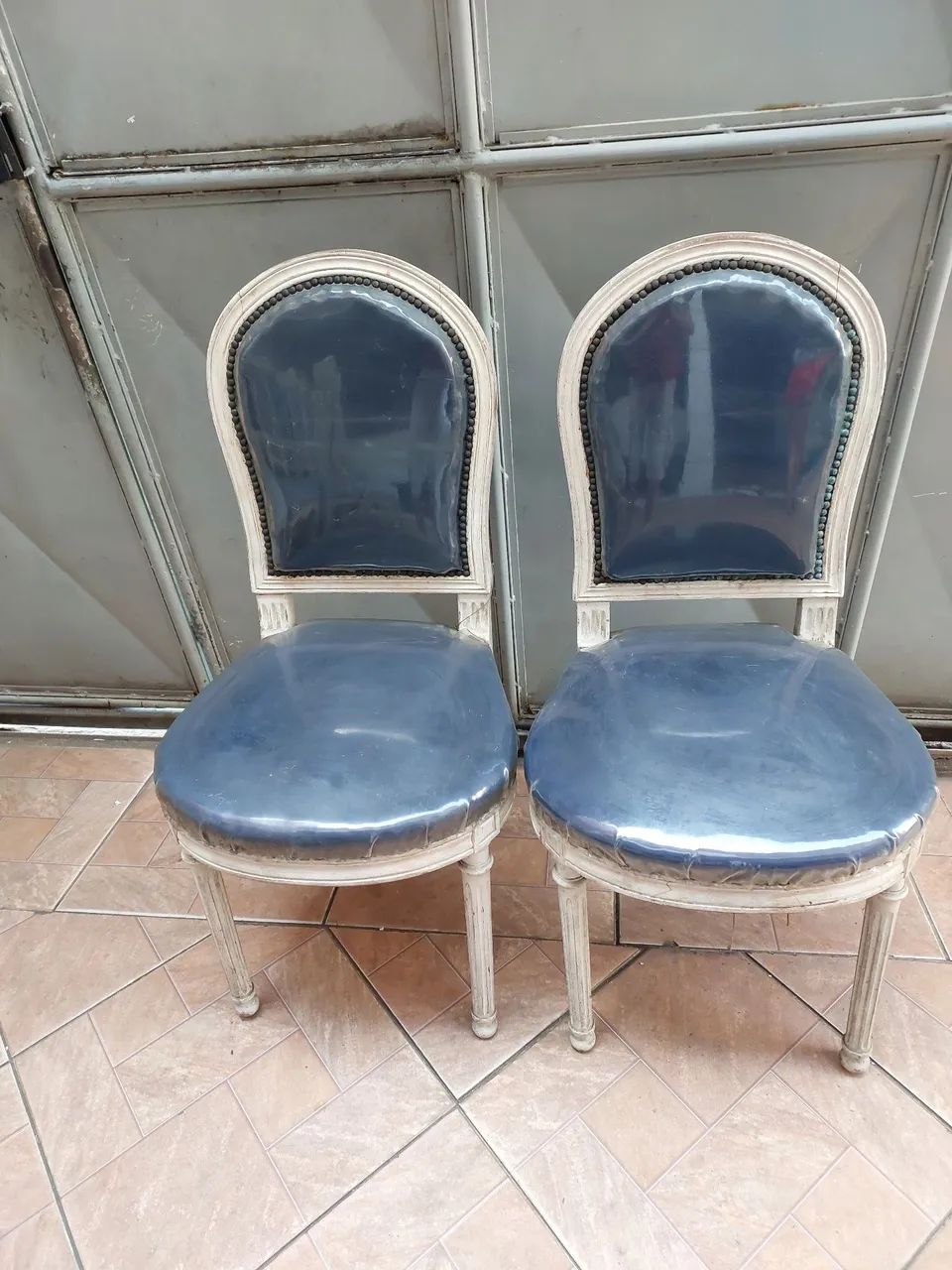 CADEIRAS O PAR EM PERFEITO ESTADO  - Foto 3