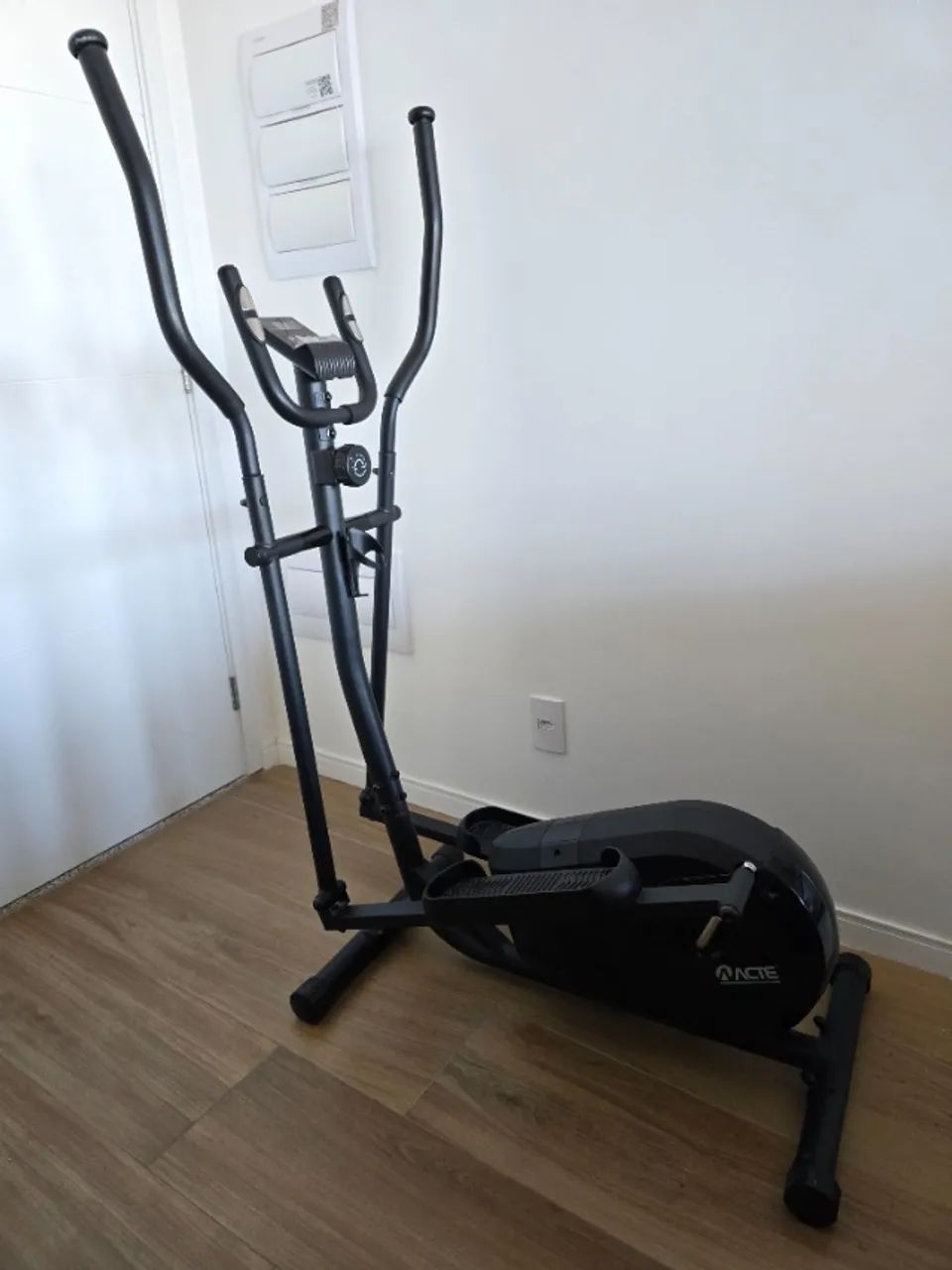 Elíptico Magnético Semiprofissional ACTE Sports E25