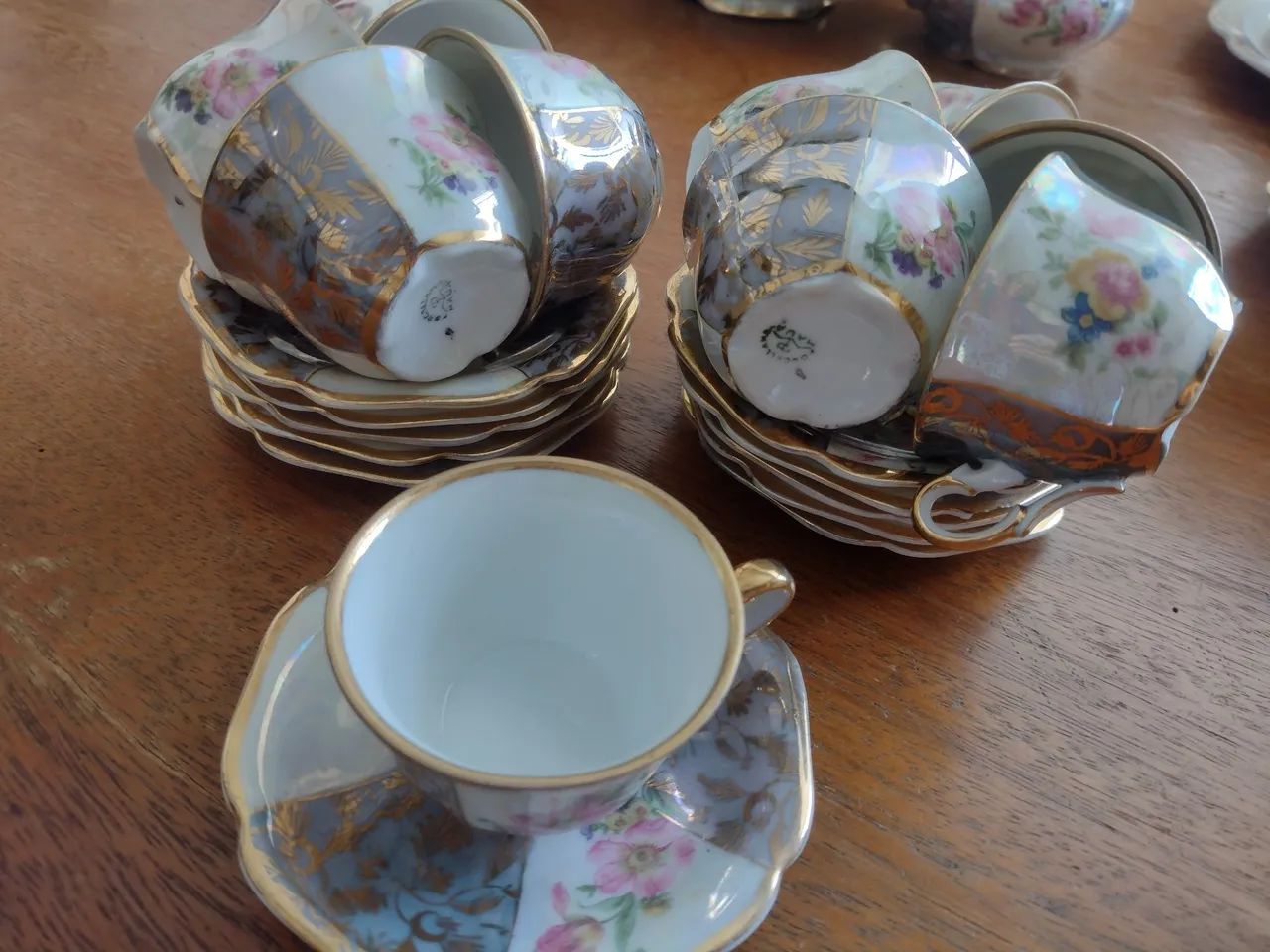 Antique tea set63824569129601122