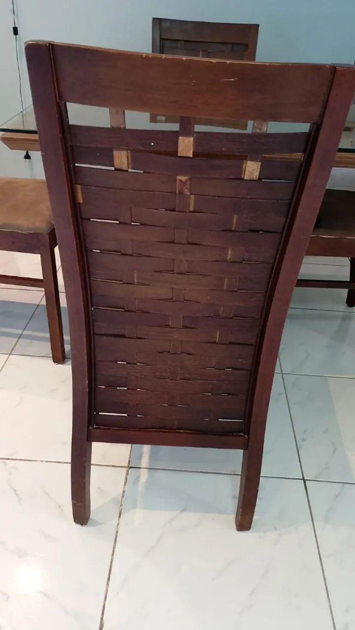 Vendo mesa com 4 cadeiras 64994315991554124