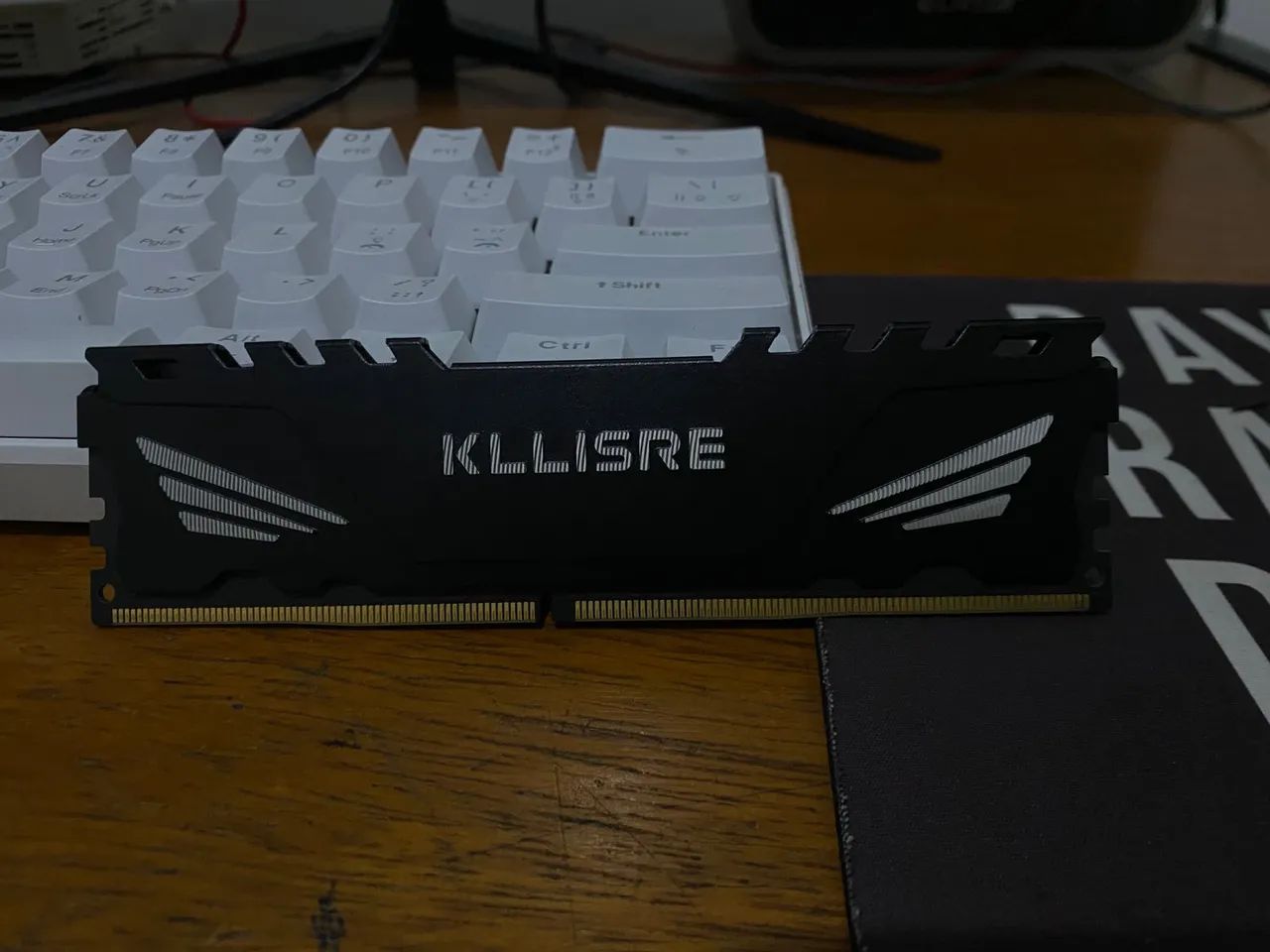 Selling 8GB 3200MHz DDR4 RAM memory64396502582786122