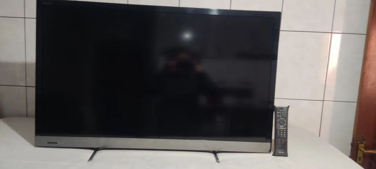 TV Sony KDL-46EX525 46 polegadas com defeito 