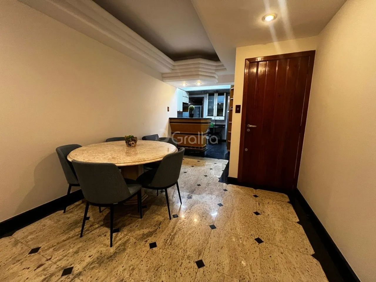 Apto 3 dormitorios sendo 1 suite com 1 vaga