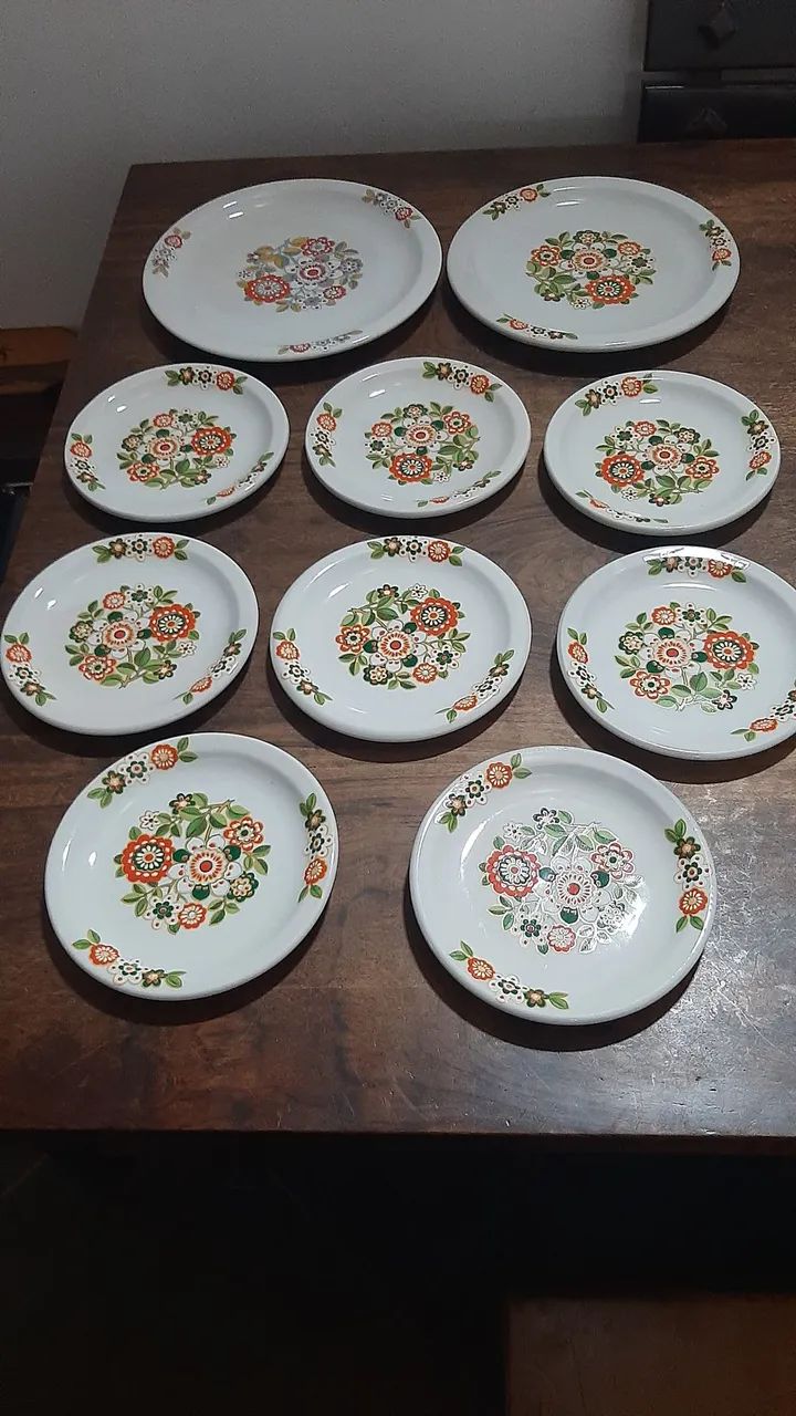 Jogo de pratos de Sobremesa Porcelana 