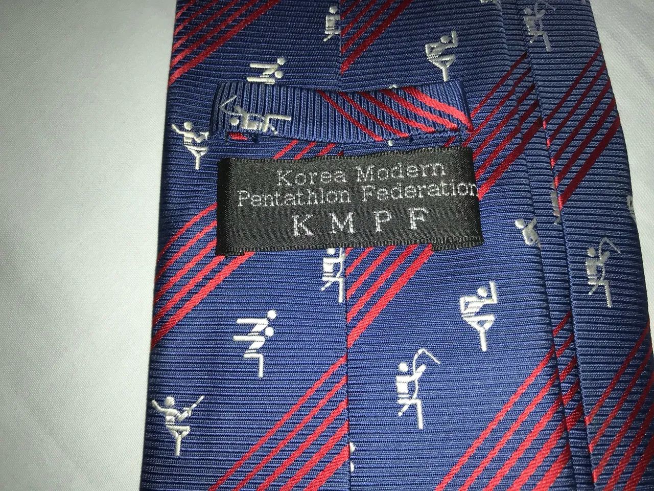 Gravata azul com detalhes esportivos  - Foto 2