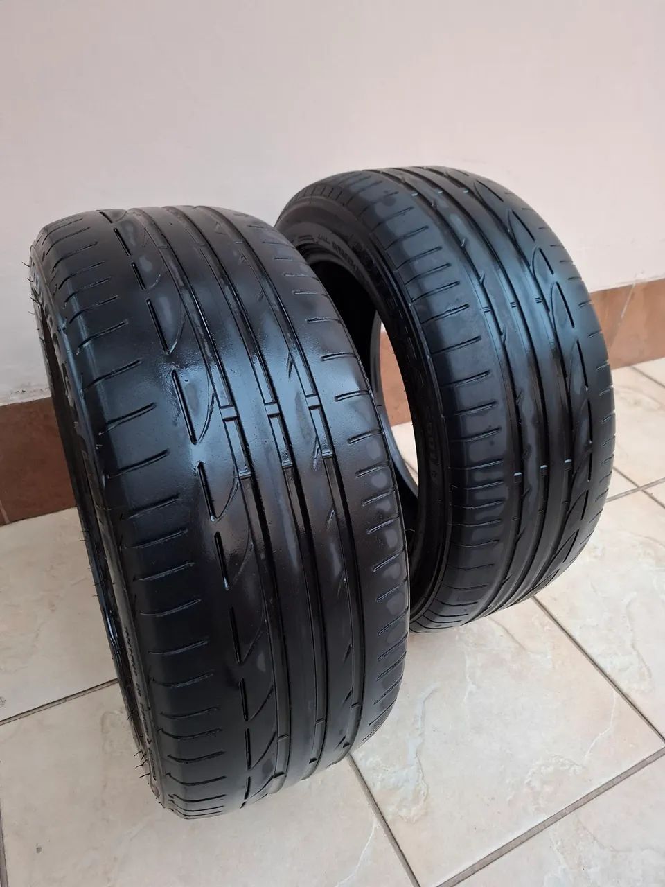 Pneus 2 Pneus BRIDGESTONE 225/50 R17 94W RUN FLAT- Excelente estado! Carro Usados - Foto 3