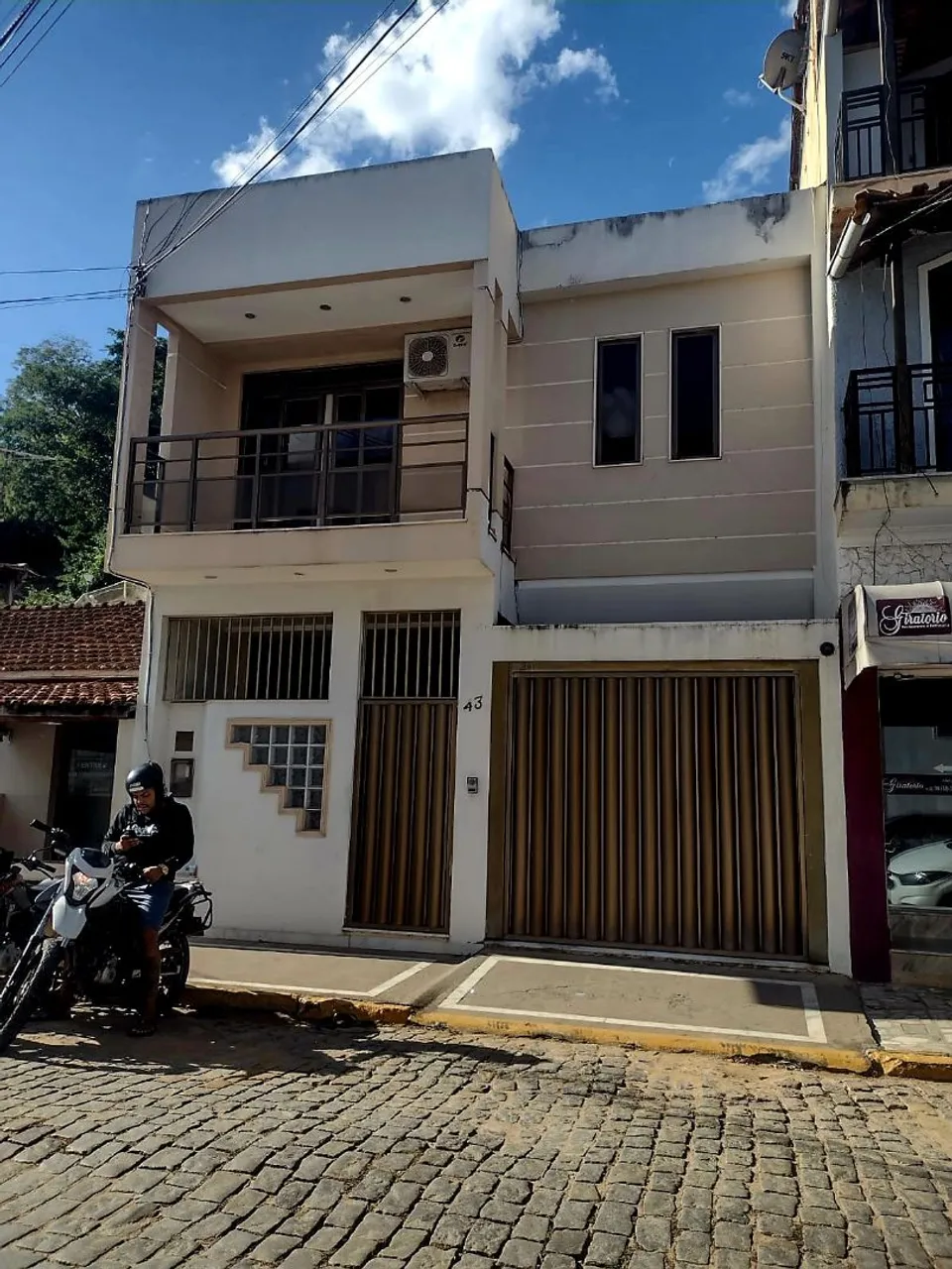 Casa à venda no centro de Itaocara