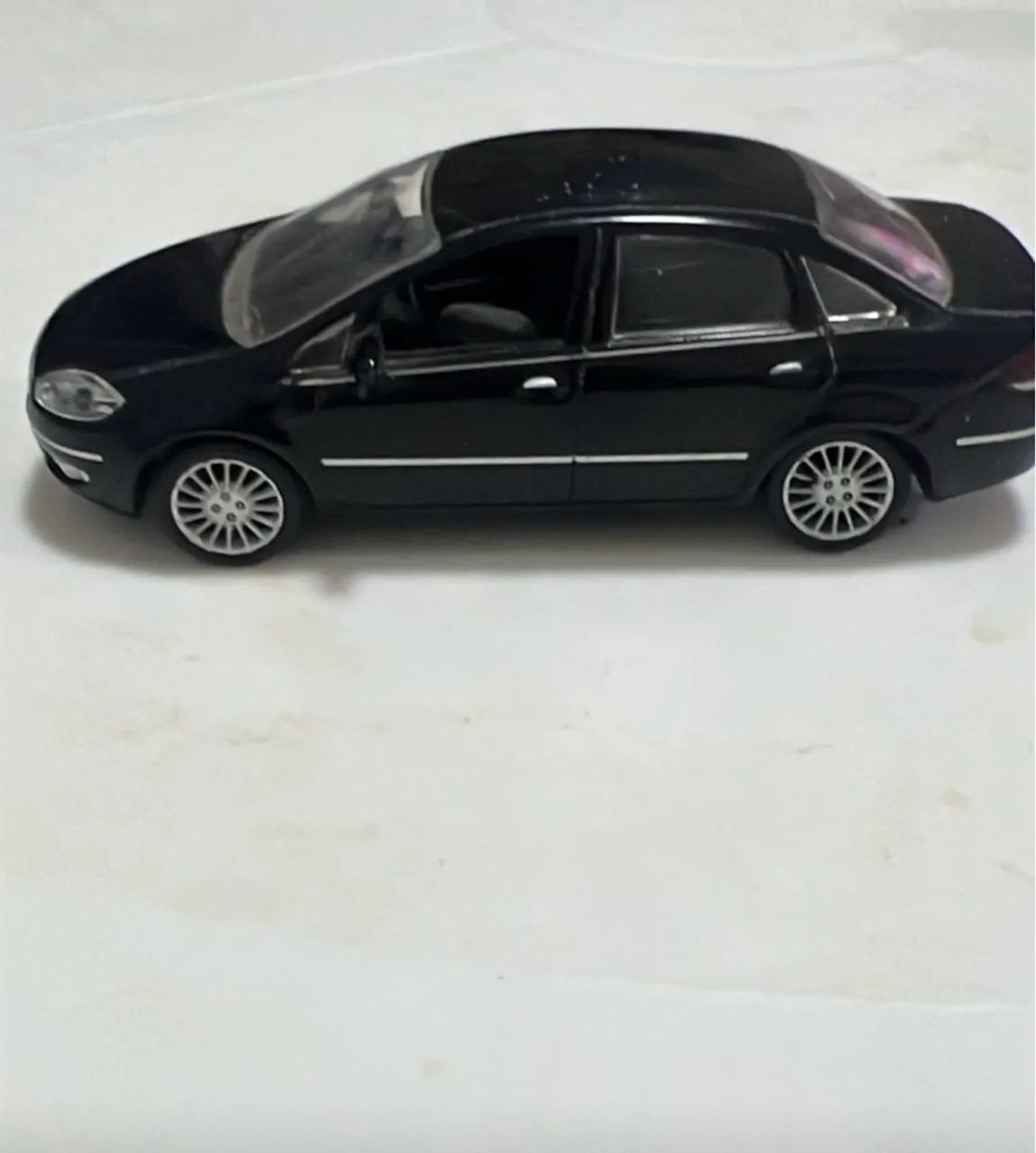 Miniatura Fiat Linea