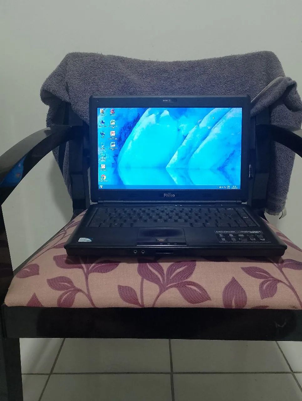 Notebook 4 gigas dual core bateria boa procedência 