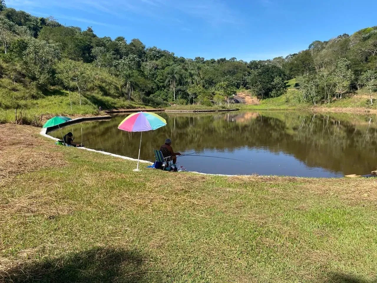 Terreno em condomínio para venda possui 600 metros quadrados em Recanto das Águas - Igarat