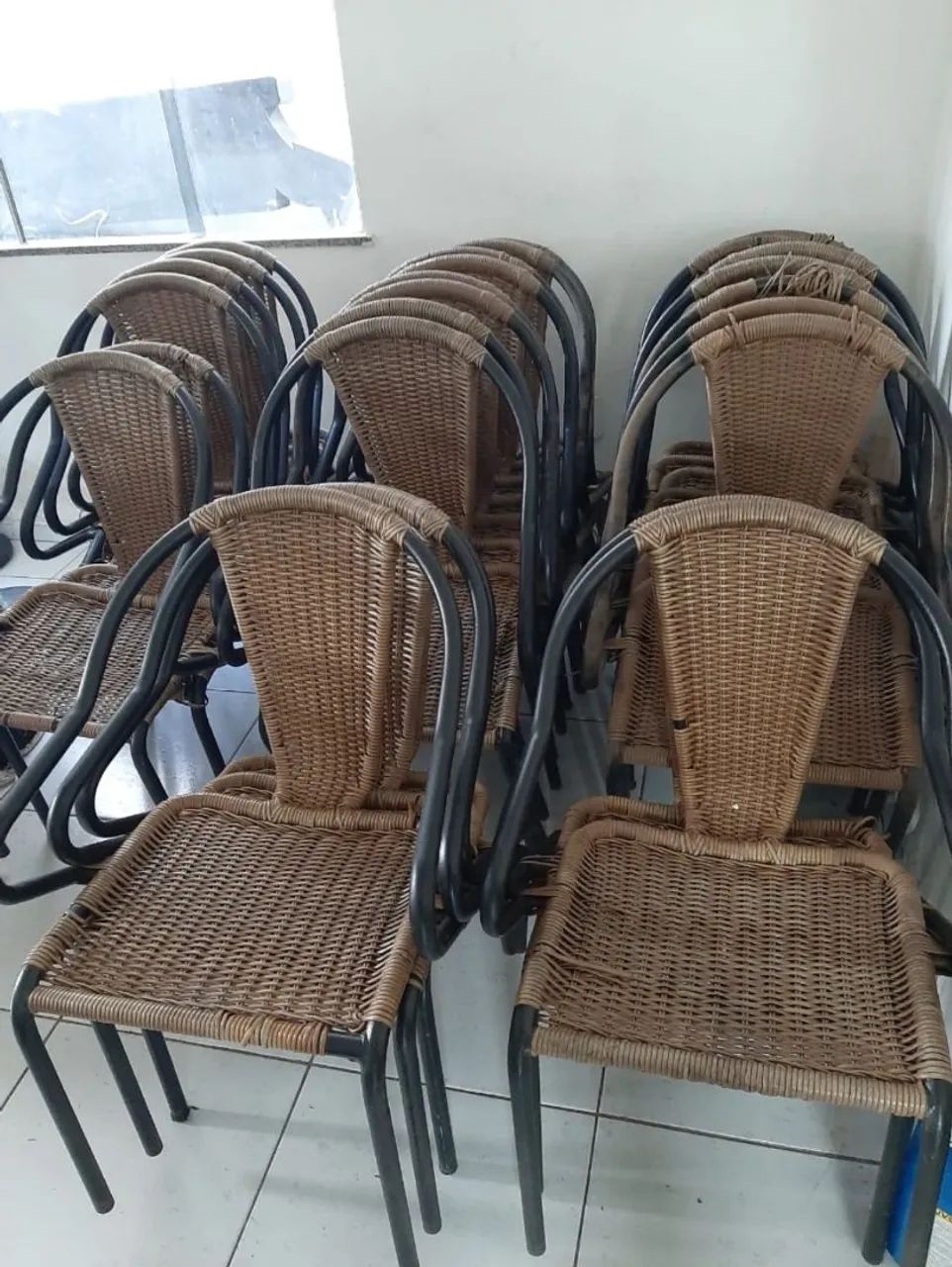Ombrelone de fibra com mesas e cadeiras - Foto 2