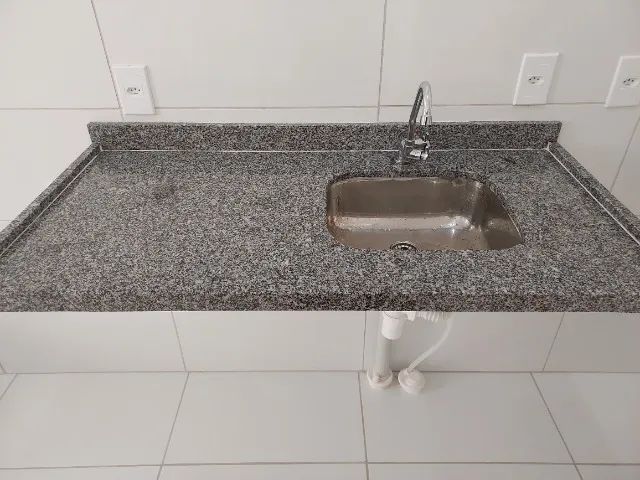 Pia de mármore cinza andorinha. Acompanha cuba inox tramontina. 1,20 cm