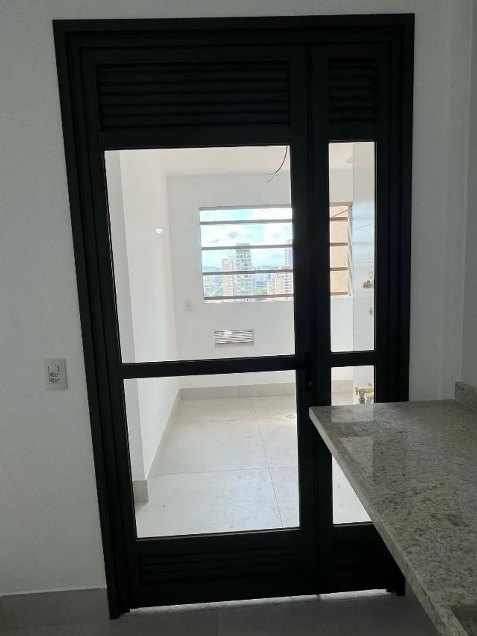 Porta de Vidro Moldura Alumínio Área de Serviço ou Cozinha - Foto 2
