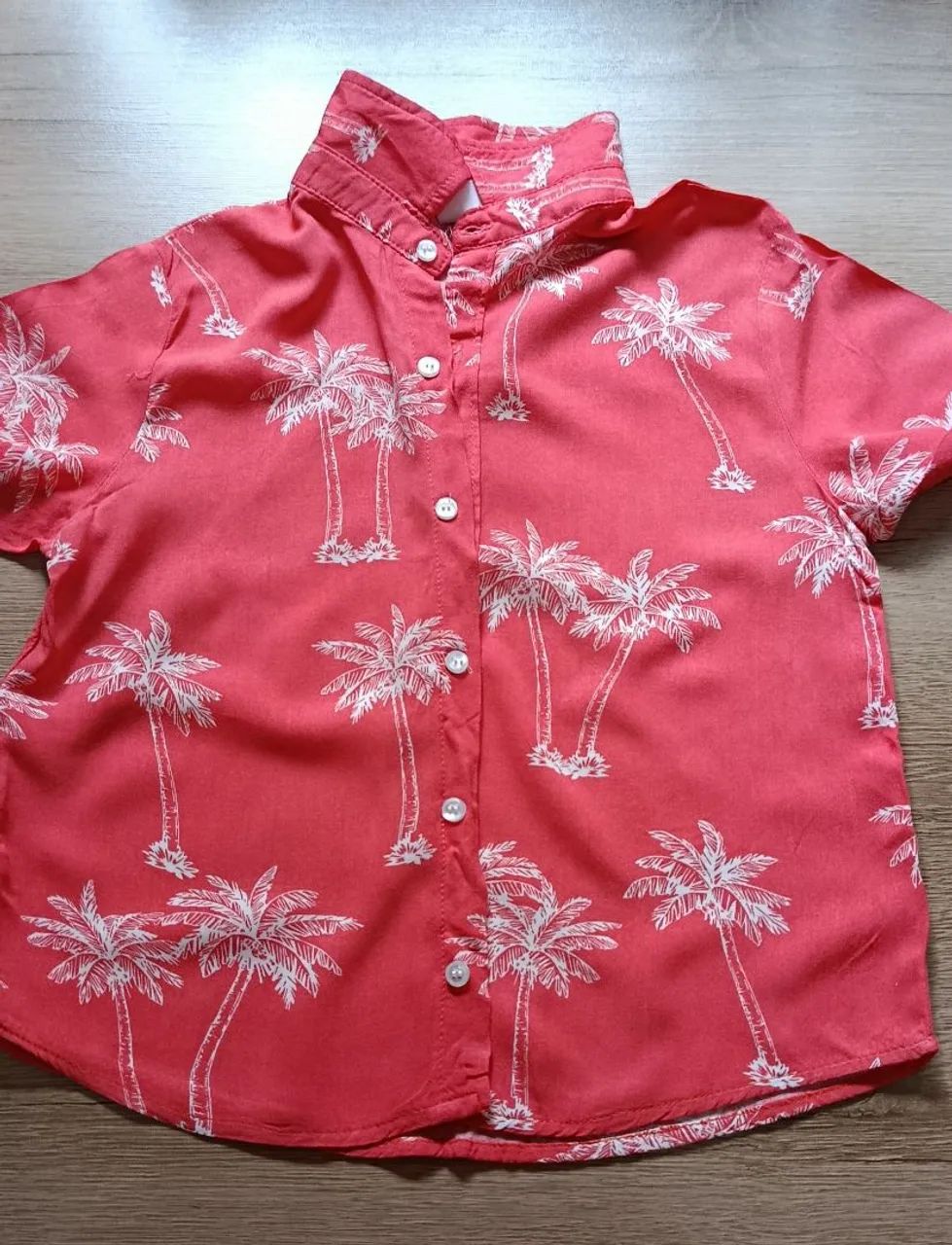Camisa infantil masculina conservada 