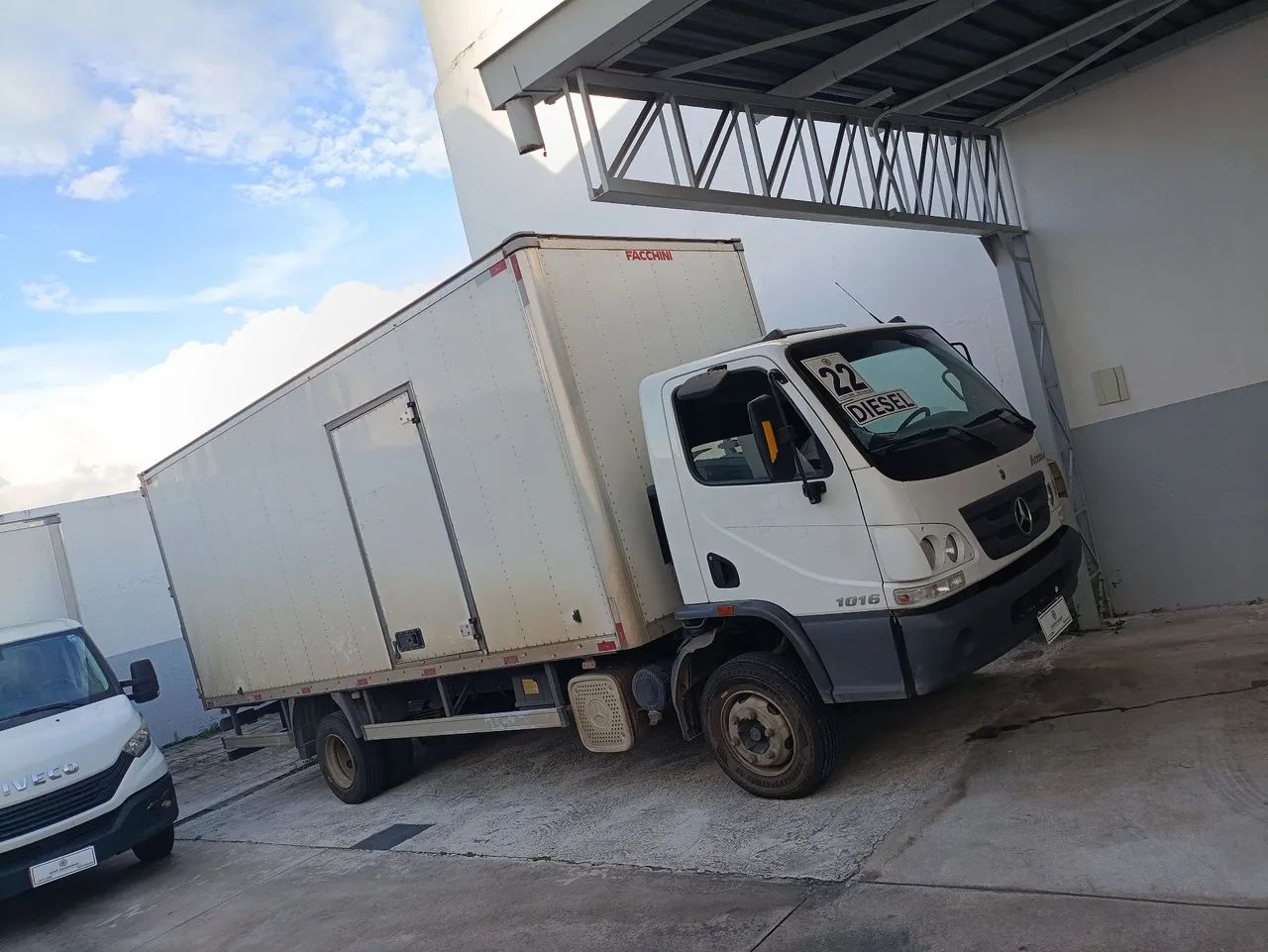 Caminhão Mercedes-Benz Accelo 1016 2022 Bau  - Foto 2