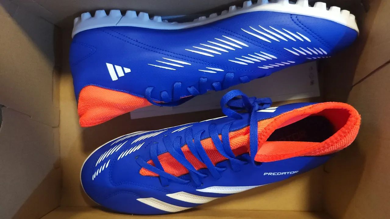 Chuteira Adidas Predator Society