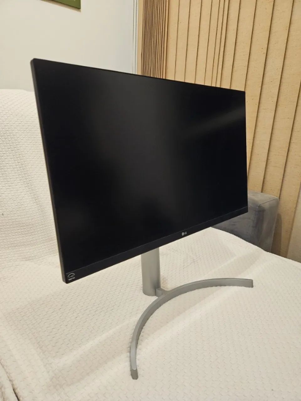 Monitor LG 4K UHD 27" - LG 27UL650-W