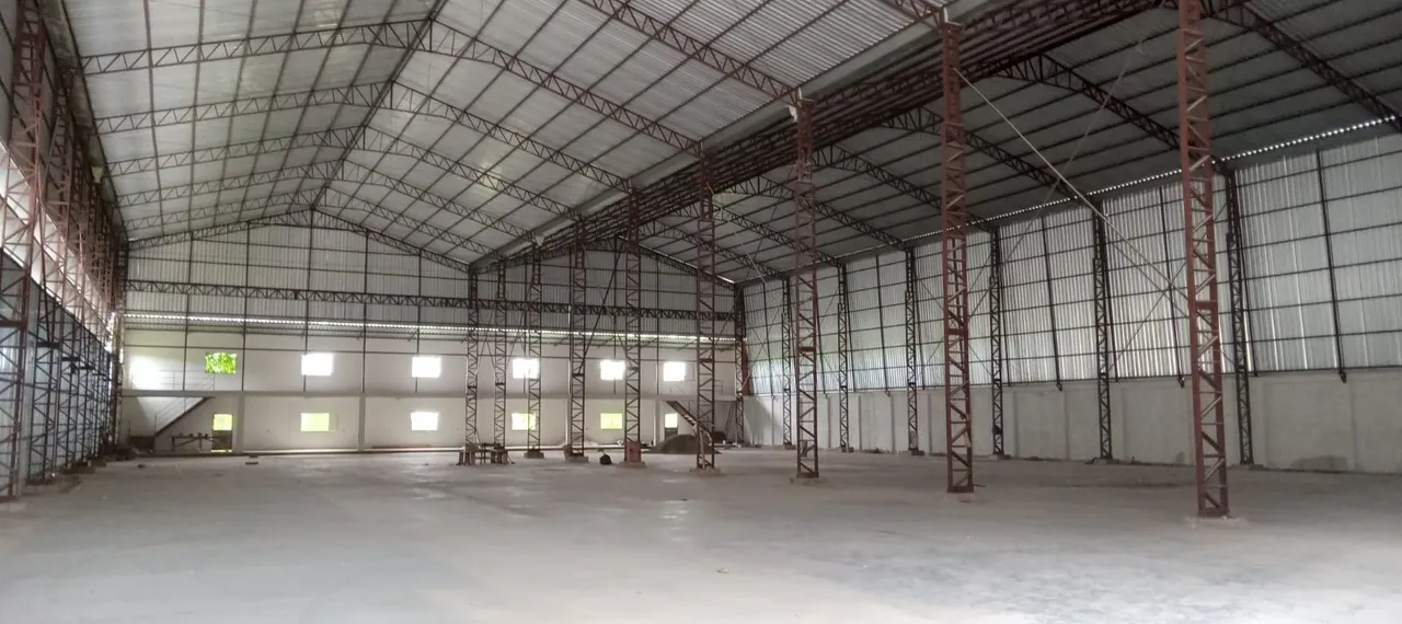 Aluga - se Galpão 2400 M2 P Torquato Tapajós!