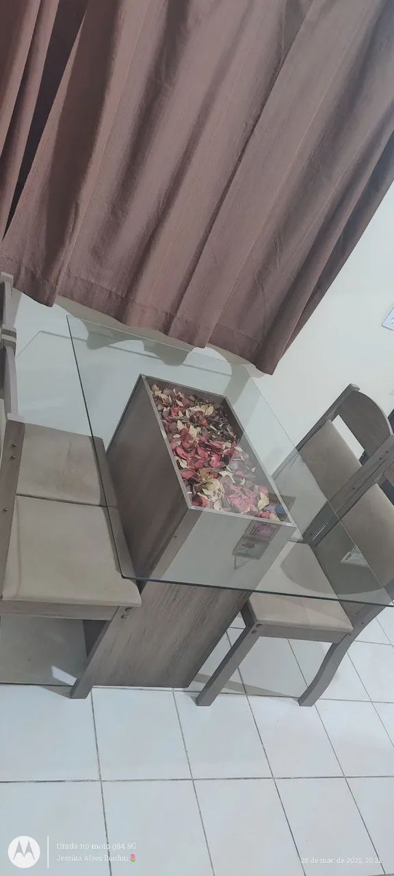 Mesa de Jantar de Vidro com 4 Cadeiras