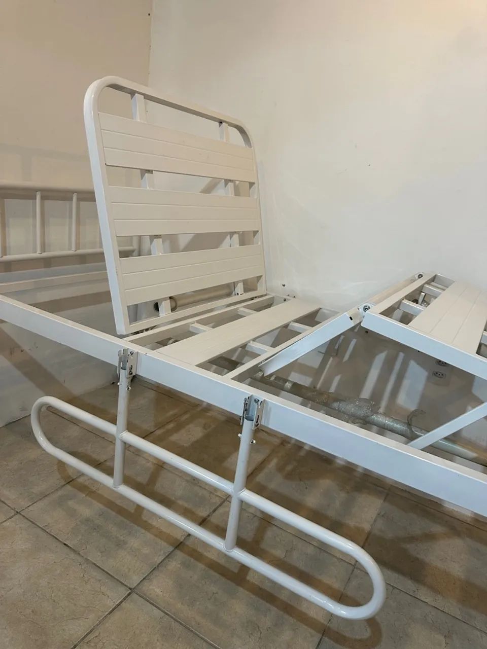Cama Hospitalar NOVA na caixa lacrada  - Foto 5