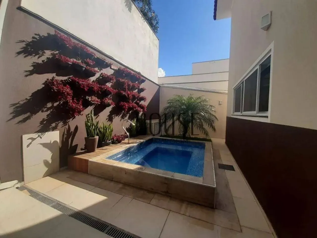 Casa à venda em condomínio fechado em Sorocaba | 431m² em Castanheiras | CA5806
